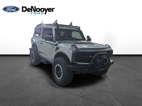 Used 2024 Ford Bronco Wildtrak image 4