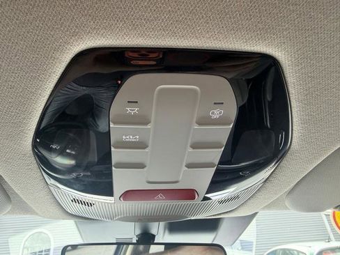 Used 2025 Kia K4 FWD image 21