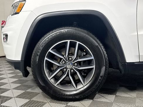 Used 2018 Jeep Grand Cherokee Limited w/ Trailer Tow Group IV AWD/4WD image 32