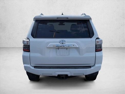 Used 2015 Toyota 4Runner SR5 RWD image 7