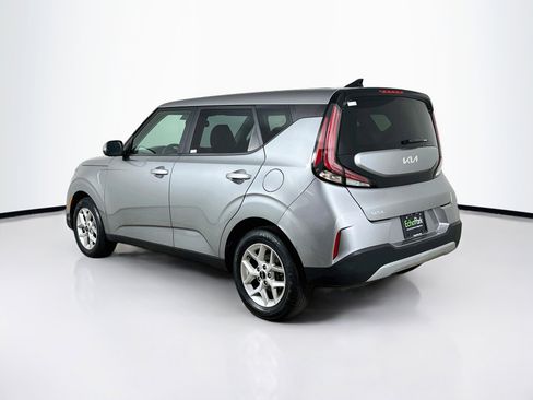 Used 2025 Kia Soul LX w/ LX Technology Package FWD image 5