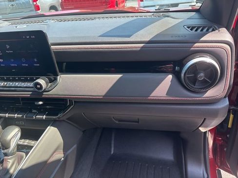 Used 2024 Chevrolet Colorado Z71 w/ Z71 Convenience Package 2 image 32