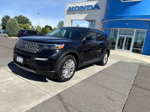 Used 2022 Ford Explorer Limited w/ Equipment Group 301A AWD/4WD image 13