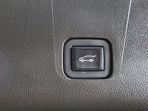 Used 2023 Chevrolet Traverse LT w/ LPO, Floor Liner Package image 21