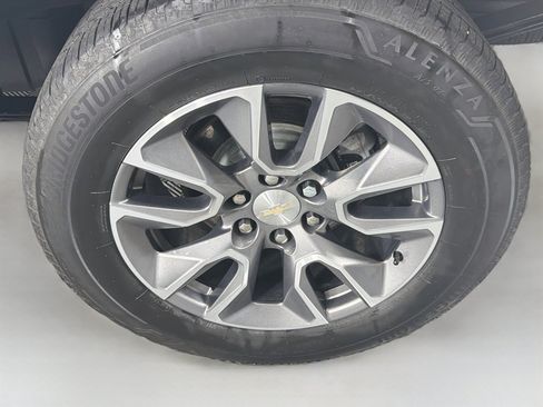 Used 2024 Chevrolet Silverado 1500 LT AWD/4WD image 11