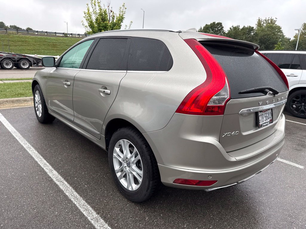Used 2016 Volvo XC60 T5 Premier w/ Climate Package AWD/4WD image 3
