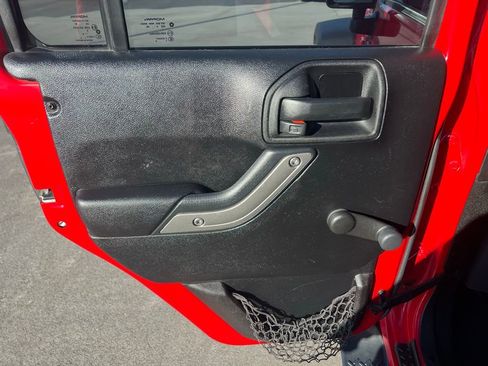 Used 2014 Jeep Wrangler Unlimited Sport image 19