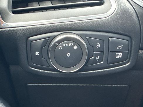 Used 2020 Ford Edge Titanium image 30