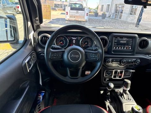 Used 2023 Jeep Gladiator Sport AWD/4WD image 16
