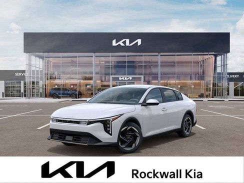 Certified 2025 Kia K4 EX image 1