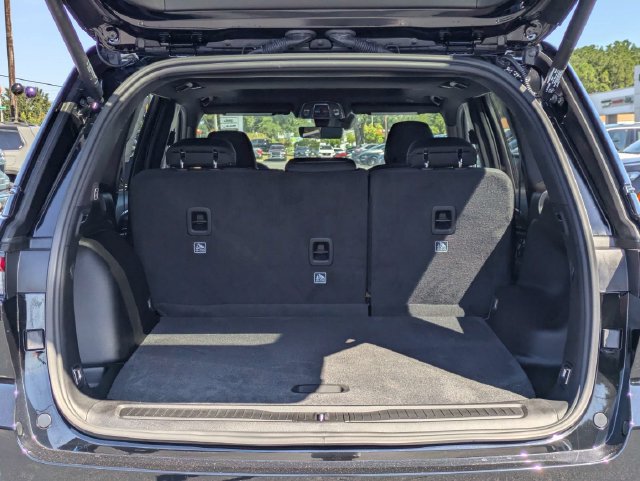 New 2027 Jeep Grand Cherokee Laredo X RWD image 14