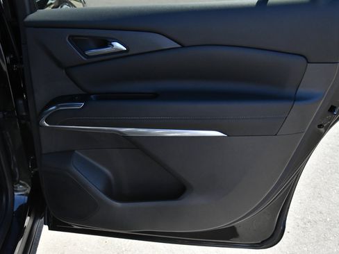 Used 2024 Chevrolet Traverse LT FWD image 52