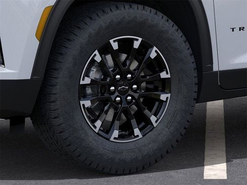 New 2026 Chevrolet Traverse Z71 image 9