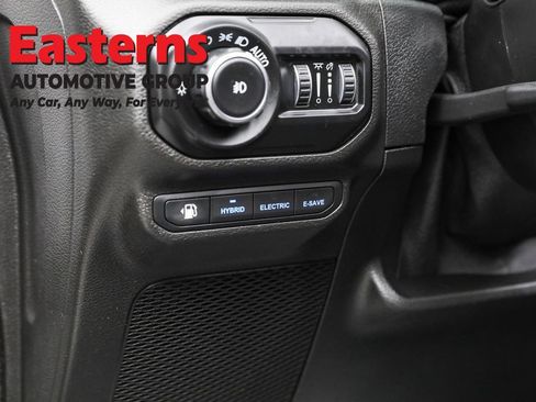 Used 2021 Jeep Wrangler Unlimited Sahara w/ Cold Weather Group AWD/4WD image 23