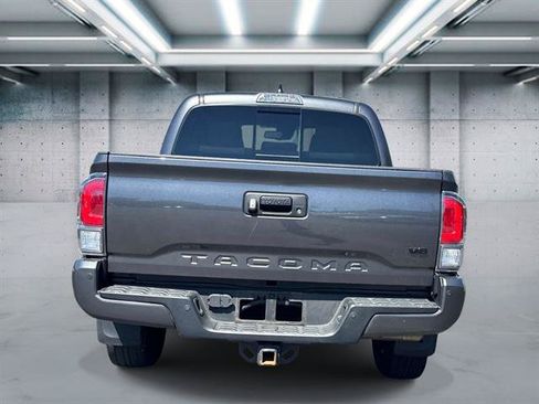 Used 2022 Toyota Tacoma TRD Sport w/ Technology Package AWD/4WD image 31
