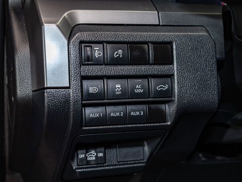 Used 2024 Toyota Tacoma TRD Sport w/ TRD Sport Premium Package AWD/4WD image 17