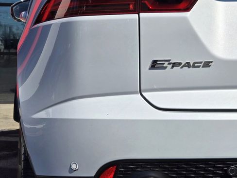 Used 2021 Jaguar E-PACE SE image 10