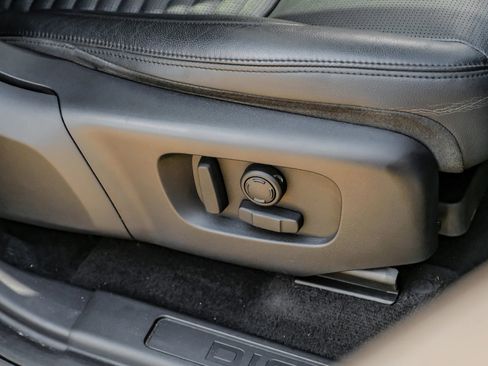 Used 2020 Land Rover Discovery Sport SE image 36