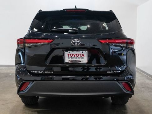 Used 2023 Toyota Highlander XLE AWD/4WD image 8