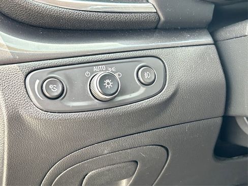 Used 2019 Buick Encore Essence image 36