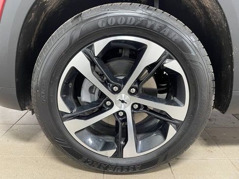 Used 2025 Chevrolet Trax RS FWD image 7