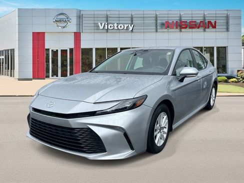 Used 2026 Toyota Camry LE FWD image 7