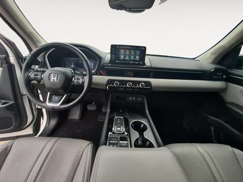 Used 2023 Honda Pilot Elite image 10