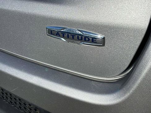 Used 2022 Jeep Compass Latitude image 31