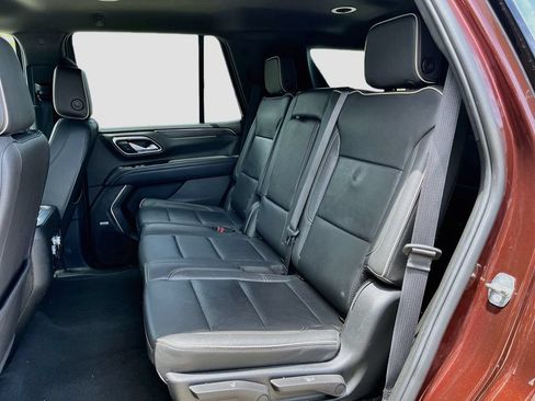 Used 2023 GMC Yukon SLT RWD image 30