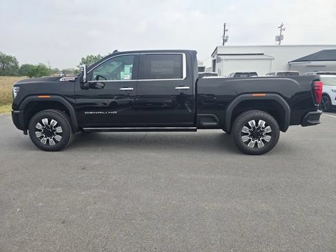New 2026 GMC Sierra 2500 Denali w/ Denali Reserve Package AWD/4WD image 8