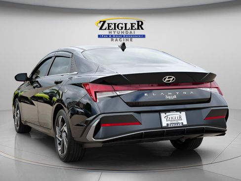 Certified 2024 Hyundai Elantra SEL w/ Convenience Package FWD image 5