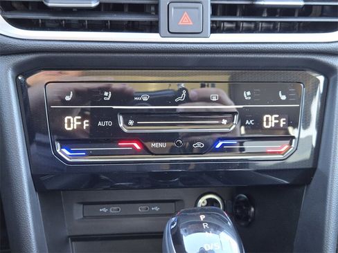 New 2026 Volkswagen Taos SEL image 16