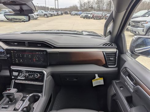 New 2026 GMC Sierra 1500 Denali w/ Technology Package image 4