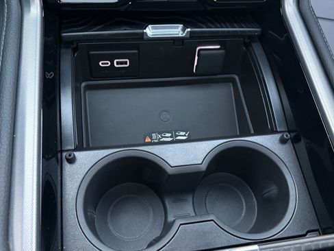 Used 2024 GMC Yukon XL Denali w/ Advanced Technology Package image 47