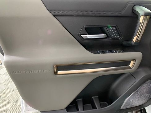 New 2025 GMC Hummer EV 3X w/ Extreme Off-Road Package image 16
