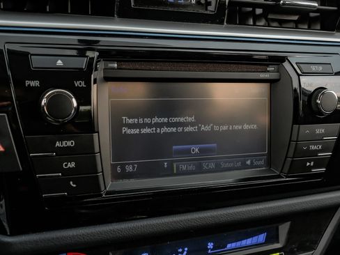 Used 2015 Toyota Corolla S FWD image 30