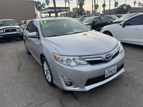 Used 2013 Toyota Camry XLE w/ Convenience Pkg FWD image 1