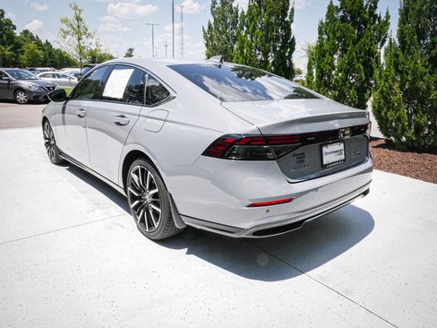 Used 2025 Honda Accord Touring image 8