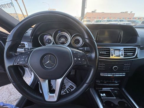 Used 2016 Mercedes-Benz E 350 Sedan w/ Premium Package image 12
