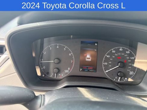 Used 2024 Toyota Corolla Cross L AWD/4WD image 27