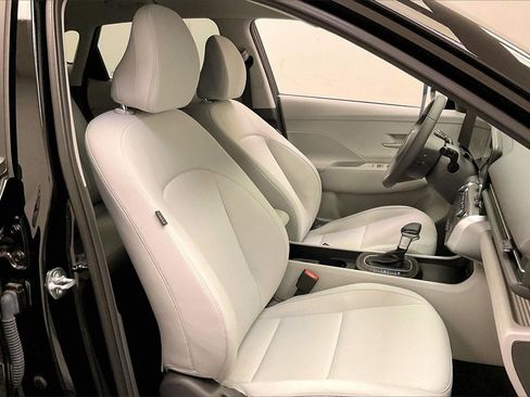 Certified 2025 Hyundai Kona SEL image 6