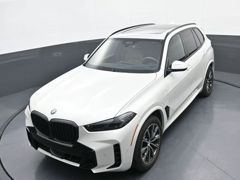 Used 2024 BMW X5 xDrive50e w/ Executive Package image 33