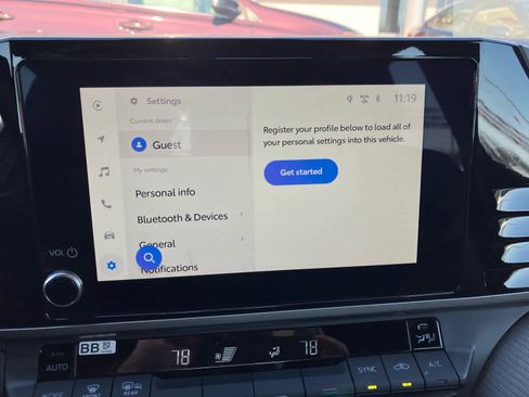 Used 2025 Toyota Camry SE image 19