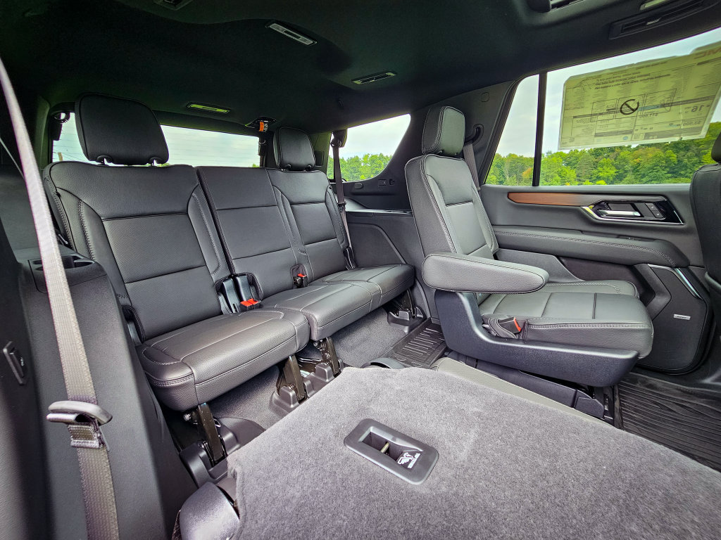 New 2026 GMC Yukon Denali w/ Sun & Power Step Package AWD/4WD image 48
