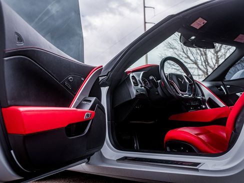 Used 2018 Chevrolet Corvette Stingray Coupe w/ 2LT Preferred Equipment Group image 20