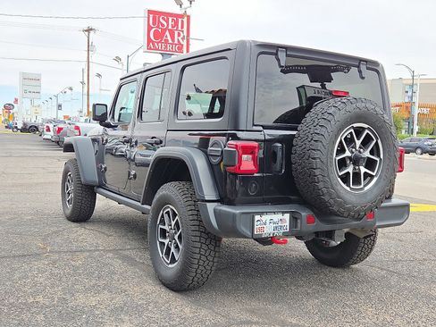 Used 2024 Jeep Wrangler Unlimited Rubicon w/ Convenience Group image 3