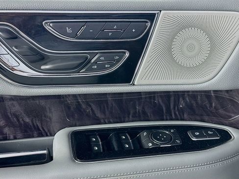Used 2020 Lincoln Navigator Reserve w/ Luxury Package image 22