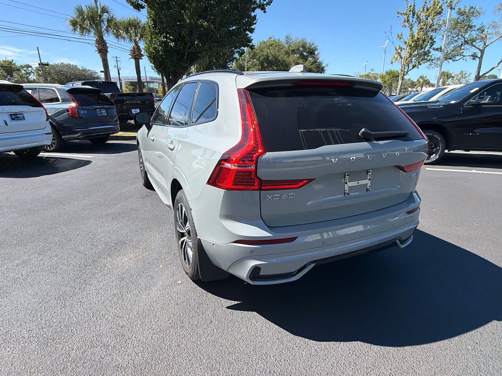 Used 2024 Volvo XC60 B5 Plus w/ Climate Package AWD/4WD image 13