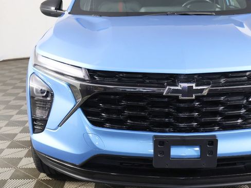 Used 2025 Chevrolet Trax RS w/ Driver Confidence Package FWD image 13