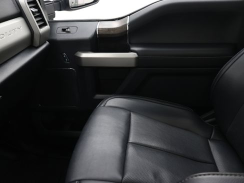 Used 2022 Ford F450 Lariat w/ Lariat Ultimate Package AWD/4WD image 14